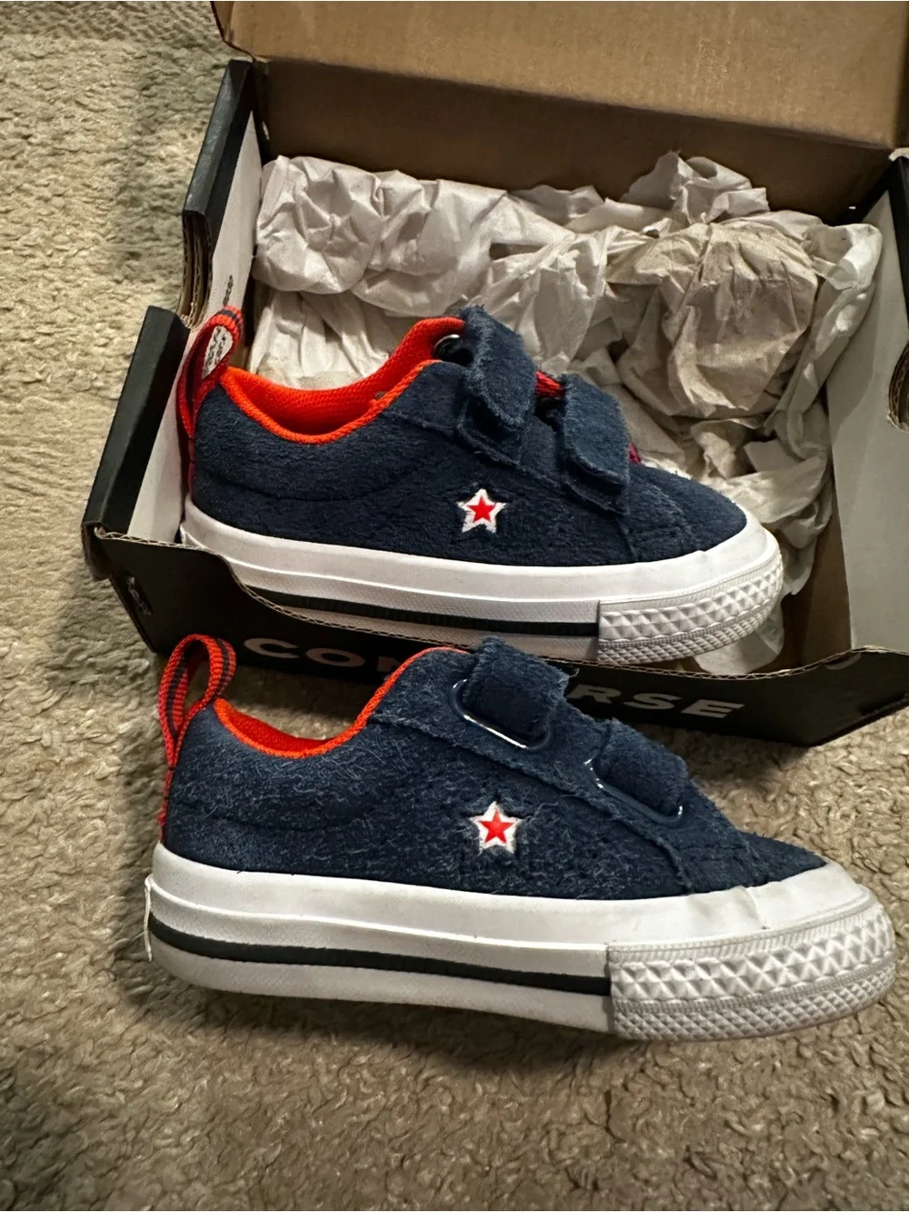 Converse infant size 4
